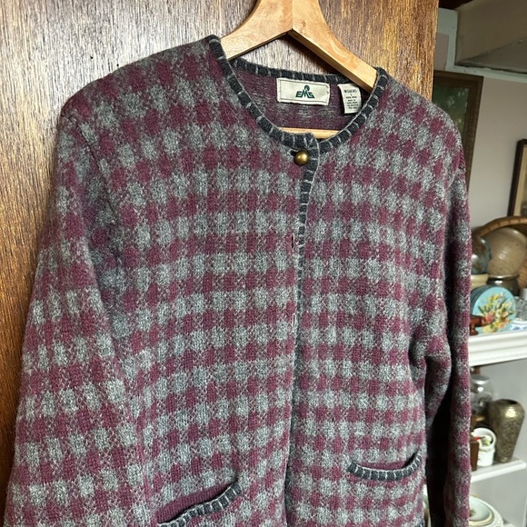 EMS 100% Wool Women’s Small Cardigan Sweater Grey Burgundy Plaid Sweater A23 - Picture 2 of 9